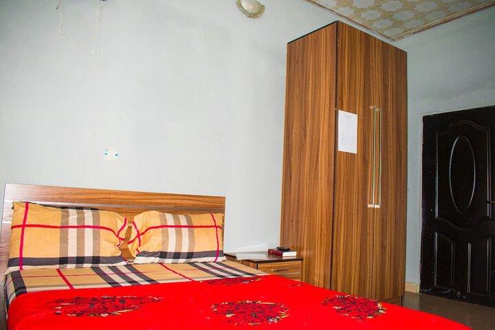 Room 13 of 25