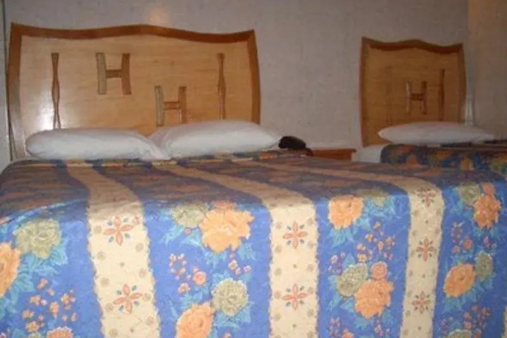Room 3 of 7