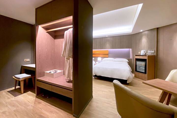 Room 21 of 65