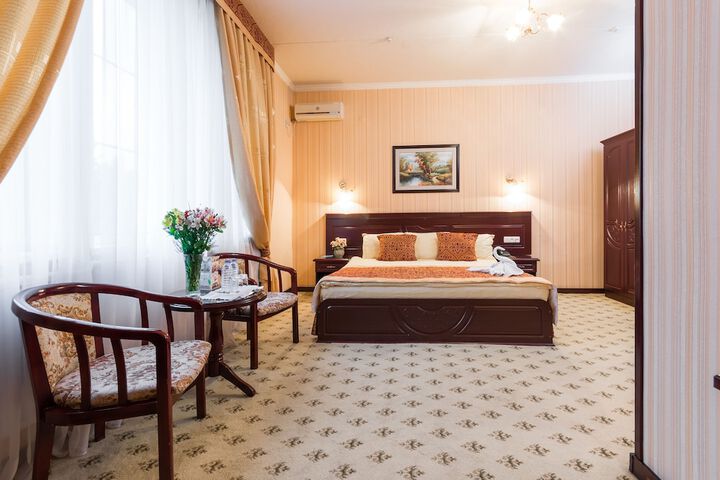Room 9 of 92