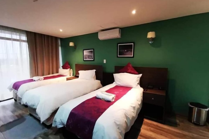 Room 9 of 48
