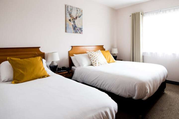 Room 12 of 77