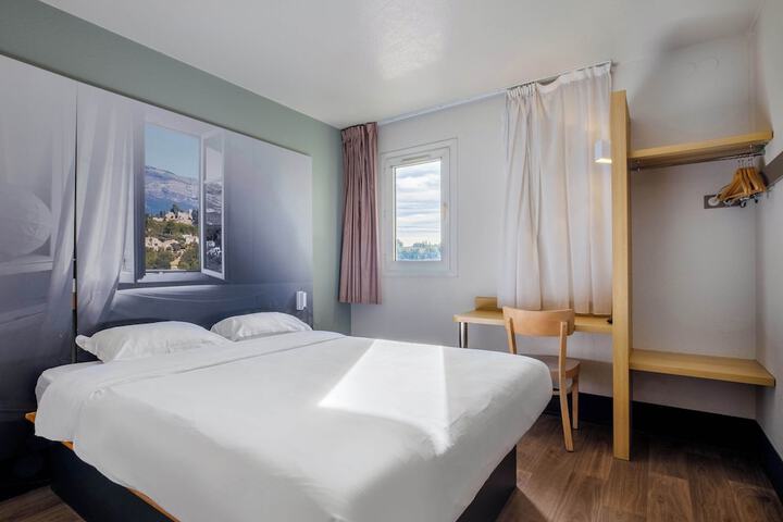 Room 15 of 41