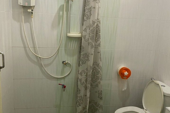 Room 10 of 13