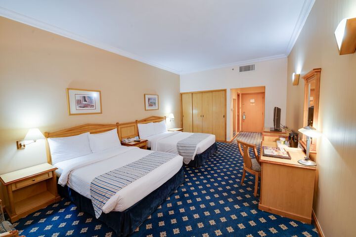 Room 9 of 43
