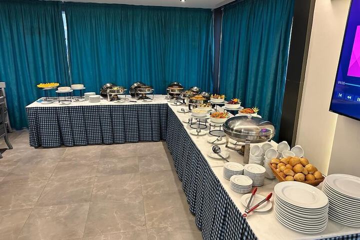 Breakfast/Coffee Service 33 of 42