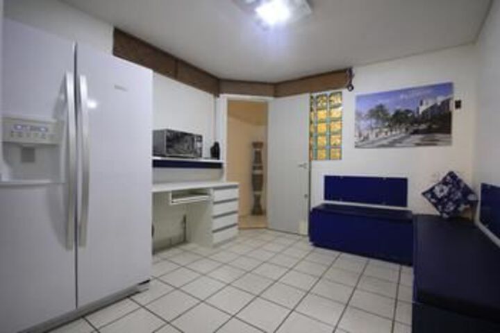 Room 18 of 22