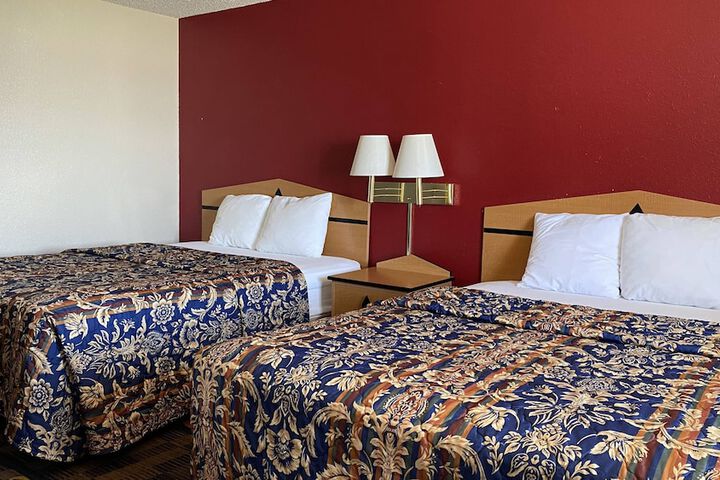 2 Double Beds (11 of 18)
