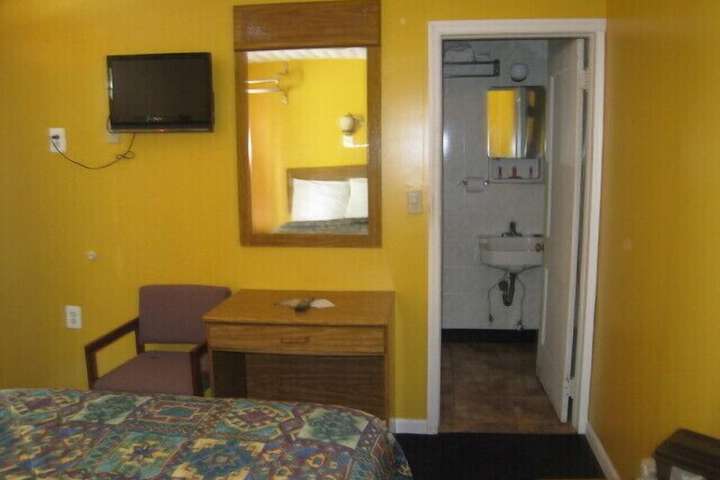 Room 7 of 43