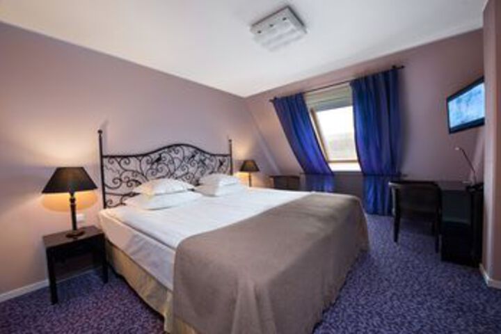 Room 44 of 73