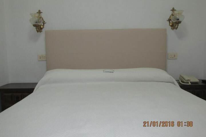 Room 25 of 66