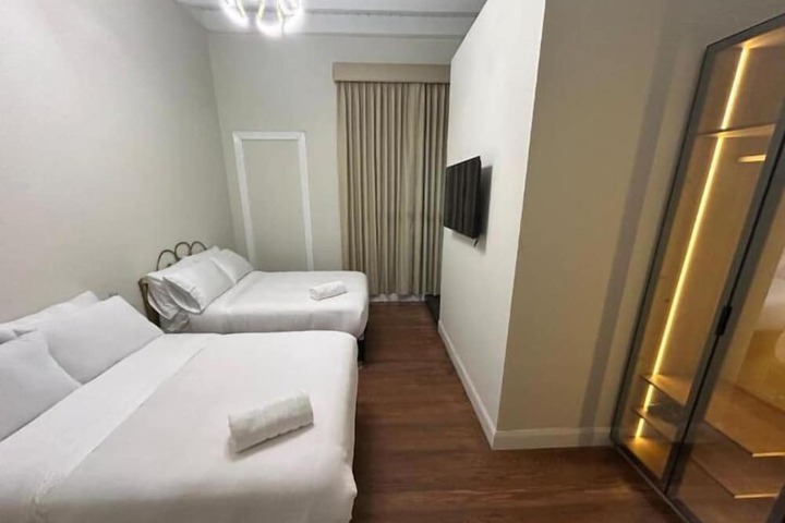 Room 27 of 36