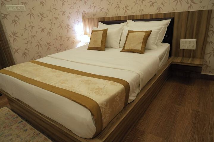 Room 9 of 51