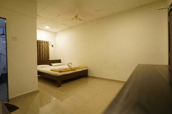 Room 6 of 41