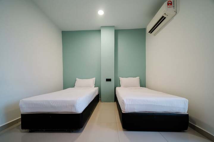 Room 11 of 35