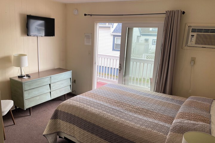 Room 27 of 84