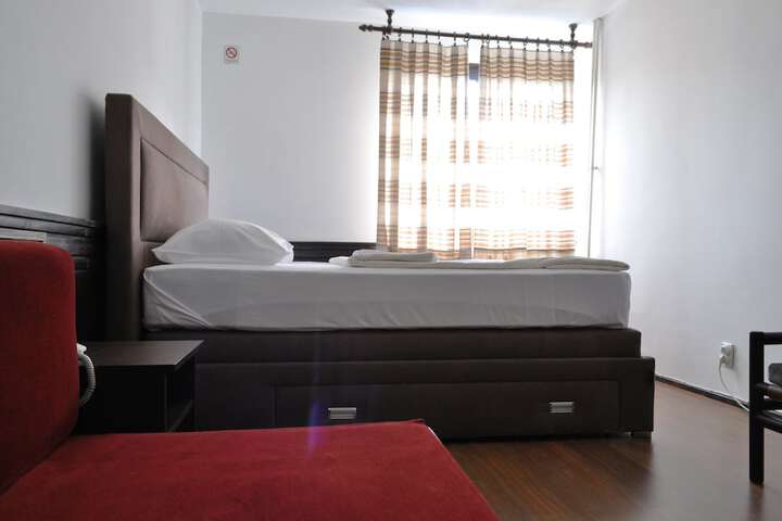 Room 15 of 68