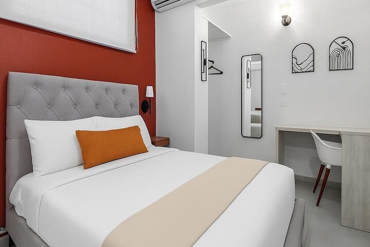 Room 28 of 118