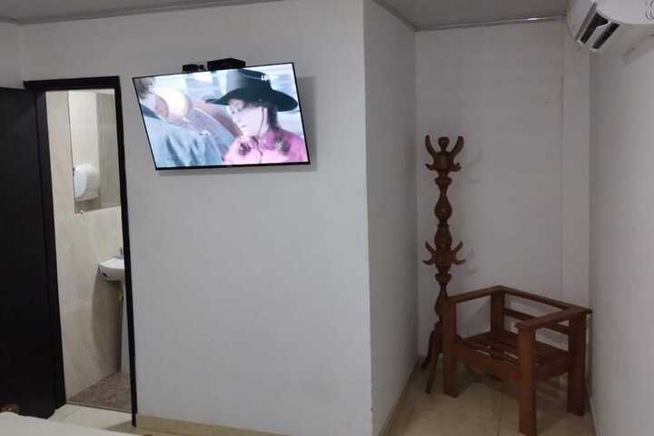 Room 2 of 6