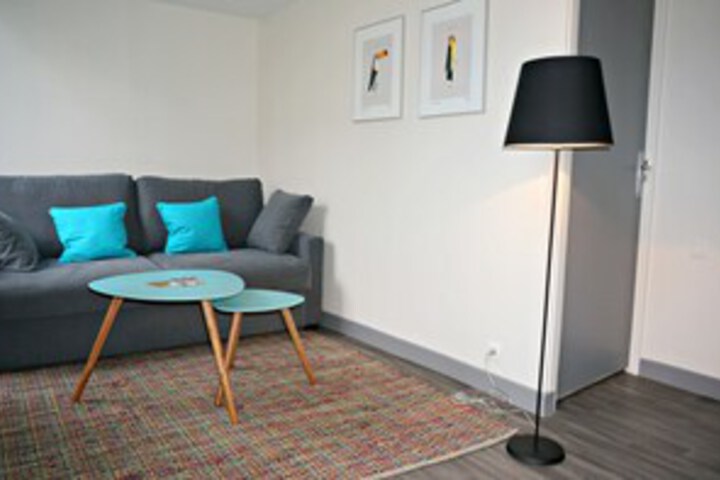 Room 8 of 13