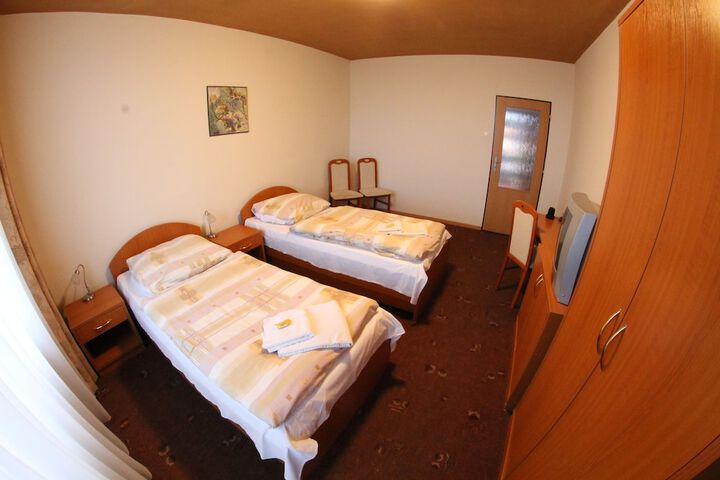 Room 4 of 44