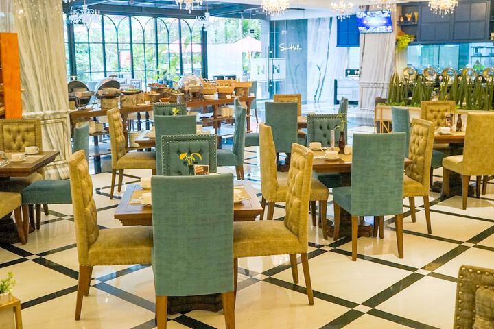 Dining Photos