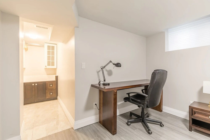 Room 2 of 20