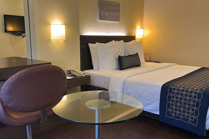Room 34 of 109