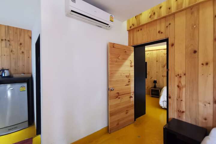 Room 30 of 82