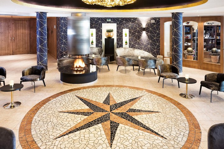 Hotel Lobby