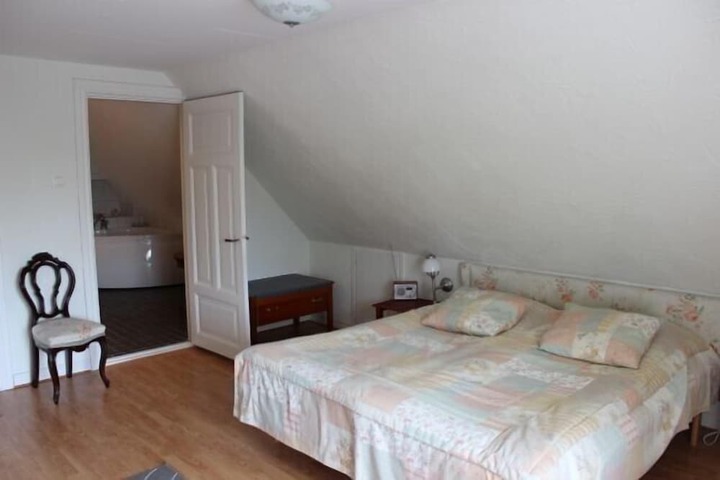 Room 13 of 52
