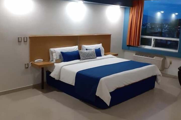 Room 16 of 39