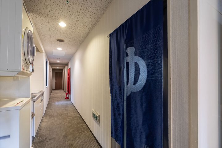 Ballroom/Hall 76 of 84