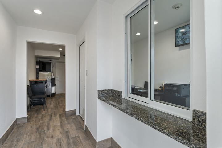 Business Center 37 of 44