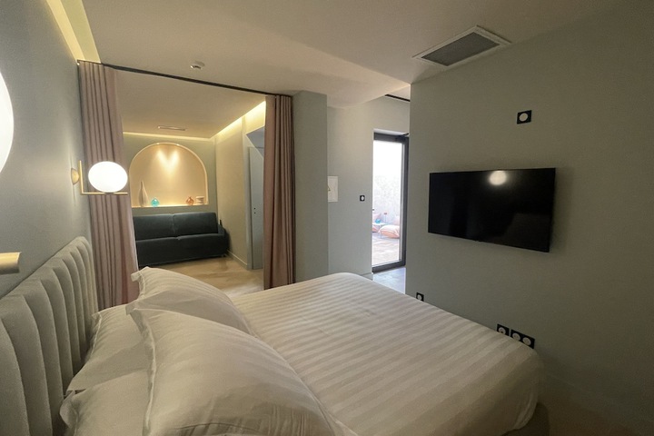 Room 8 of 45