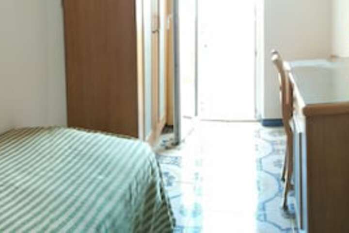 Room 5 of 71