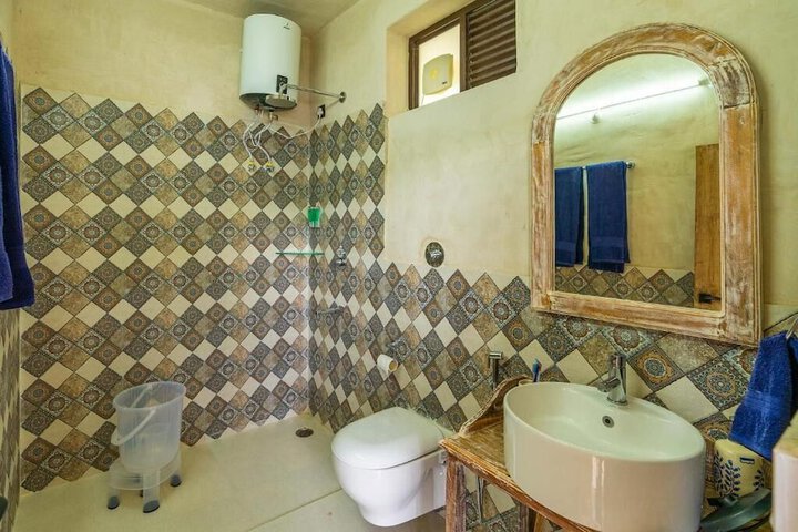 Room 5 of 10
