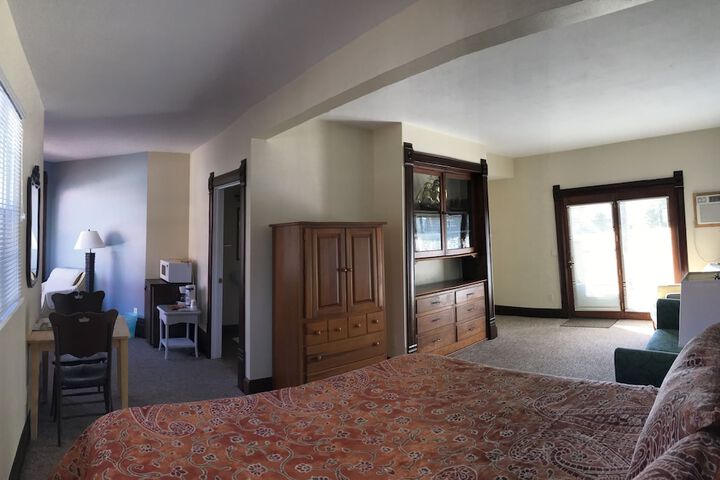 Room 7 of 146