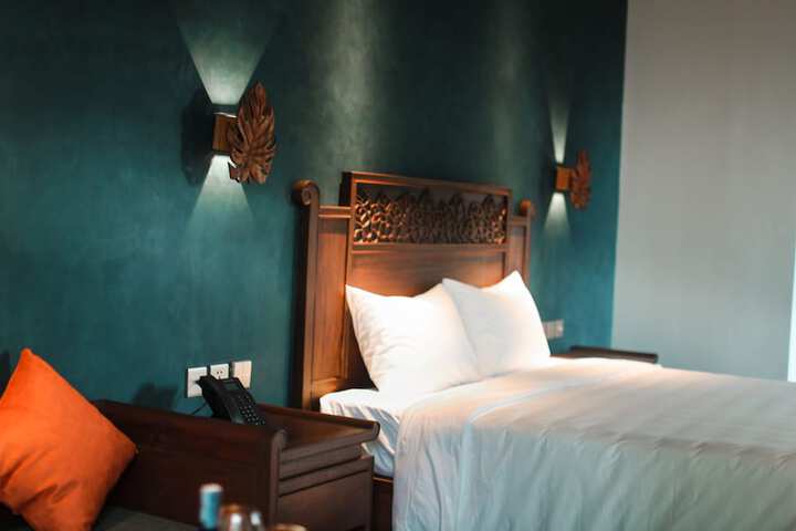 Room 2 of 63