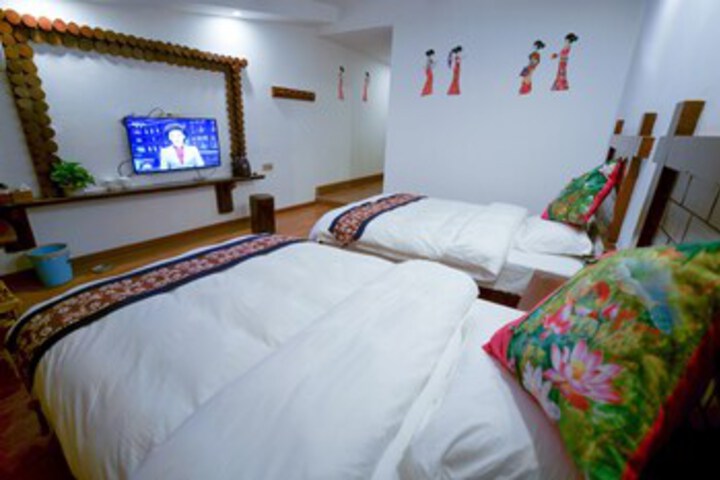 Room 16 of 44