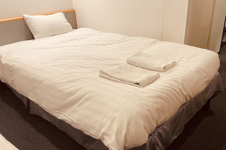 Room 16 of 35