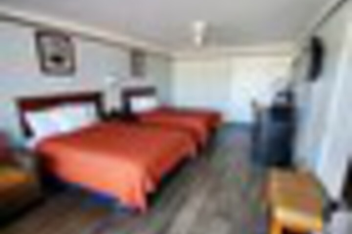 Room 44 of 177