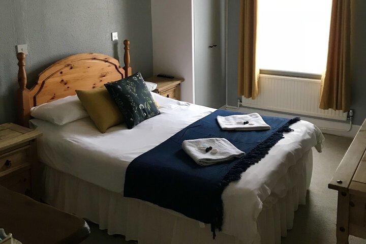 Room 5 of 10