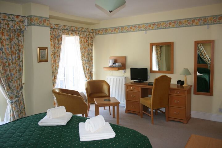 Room 32 of 62