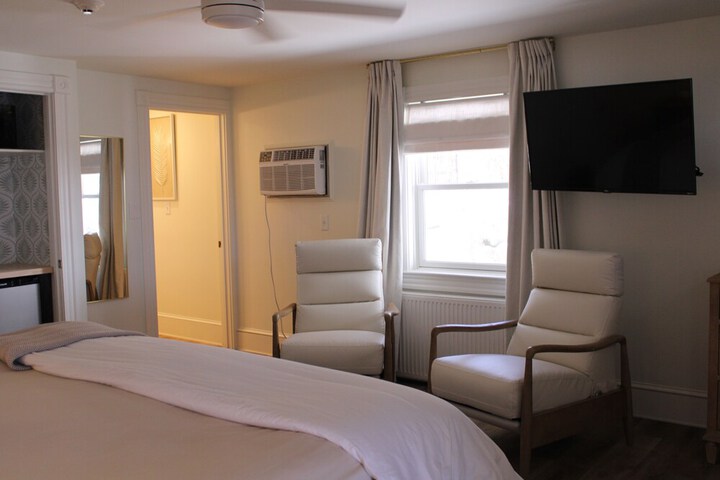 Room 34 of 73