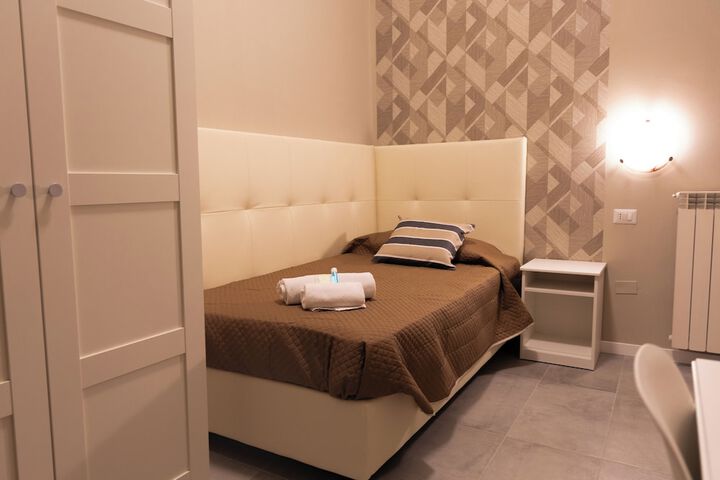 Room 9 of 24