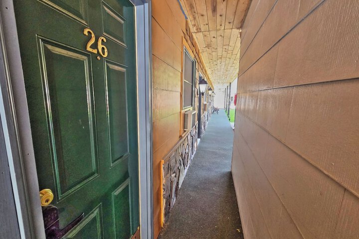 Hotel 173 of 183