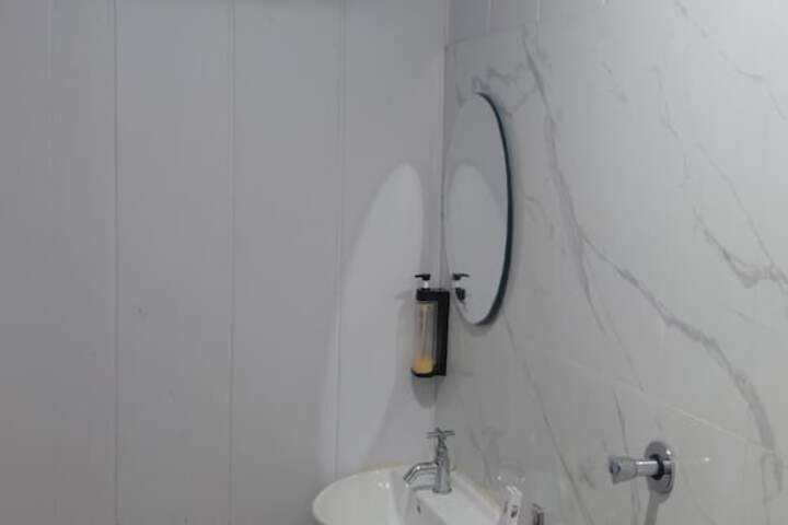 Room 7 of 18