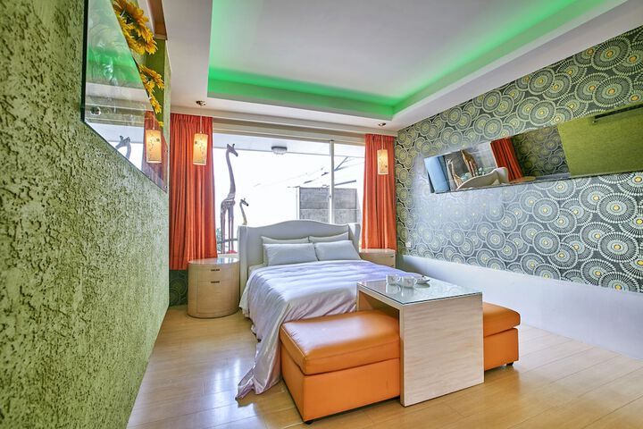 Room 15 of 50