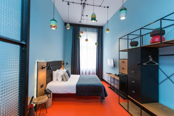 Room 45 of 112